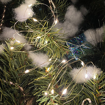 led гирлянда Uniel ULD-S0200-020/SCB/2AA Warm White IP20 Dew - пример использования