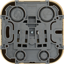 розетка 1-местная Legrand 782271 Quteo с з/к дерево - вид с тыльной стороны