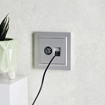 электроустановочные изделия IEK серии Brite - пример установки