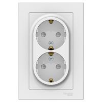 Атлас белый розетка скрытая 2-мест заземление шторки IP20 