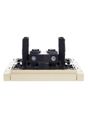 Фортепиано ваниль розетка скрытая 1-мест IP20 