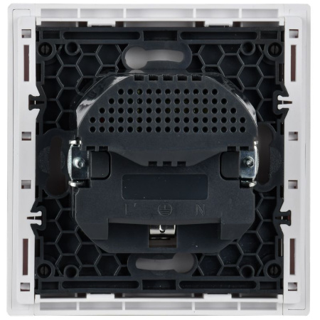 Фортепиано белый розетка скрытая 1-мест заземление шторки USB IP20 