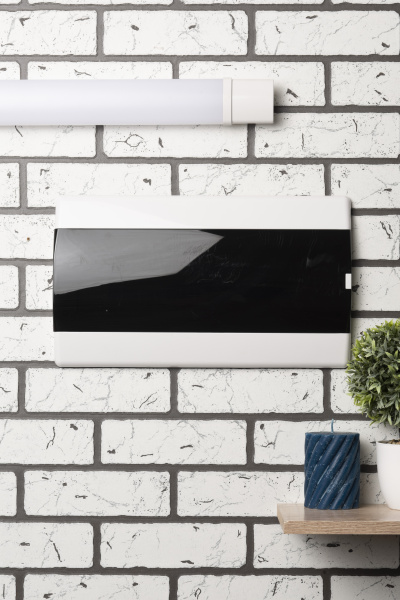 Бокс 18мод встраиваемый белый черная прозрачная дверь IP41 SlimBox EKF