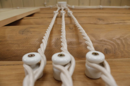 Изолятор пластик белый РосДюбель 