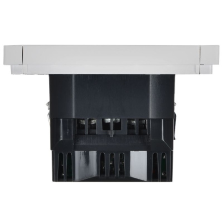 Фортепиано белый розетка скрытая 1-мест заземление шторки USB IP20 